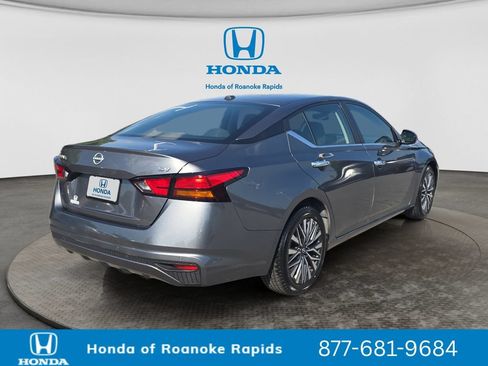 Used 2023 Nissan Altima 2.5 SV FWD image 5