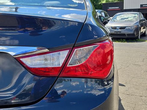 Used 2011 Hyundai Sonata GLS w/ Popular Equipment Pkg 2 FWD image 16