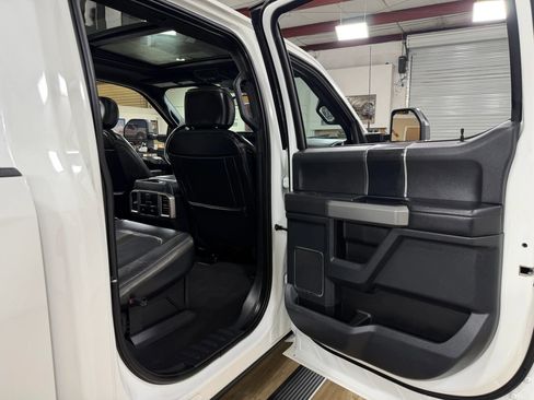 Used 2022 Ford F350 Platinum AWD/4WD image 17