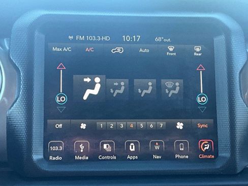Used 2019 Jeep Wrangler Unlimited Sahara w/ Uconnect 4C Nav & Sound Group AWD/4WD image 21