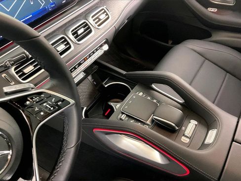 Used 2026 Mercedes-Benz GLS 450 4MATIC image 12