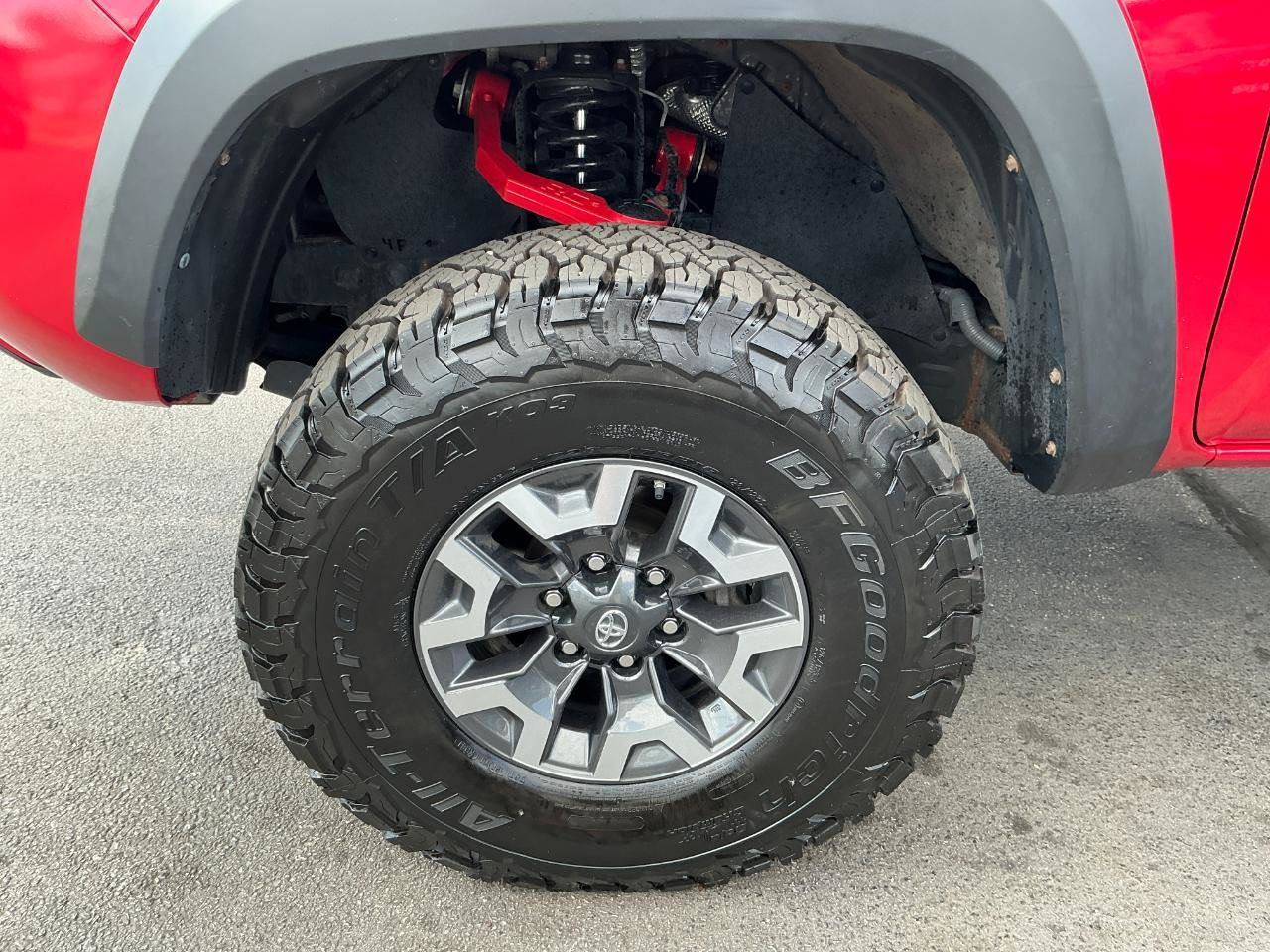 Used 2021 Toyota Tacoma TRD Off-Road w/ TRD Premium Off Road Package AWD/4WD image 8