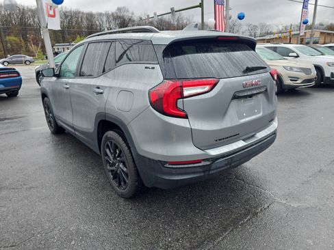 Used 2023 GMC Terrain SLE w/ Driver Convenience Package AWD/4WD image 4