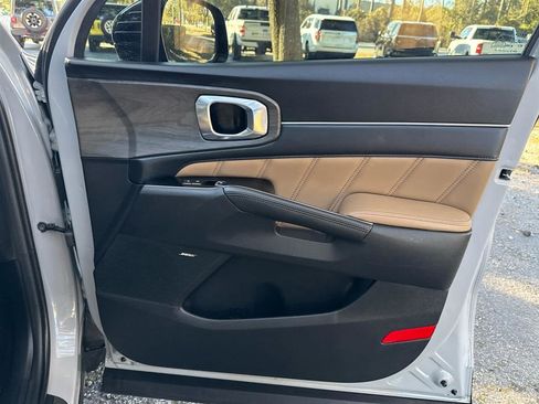 Used 2025 Kia Sorento SX Prestige w/ Olive Brown Leather Package image 23