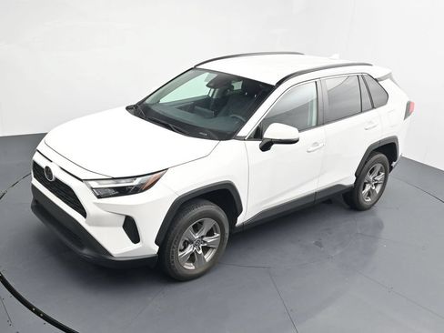Used 2024 Toyota RAV4 XLE AWD/4WD image 12