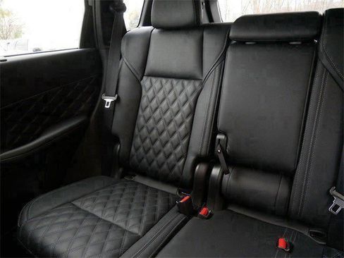 Used 2025 Mitsubishi Outlander SEL image 13