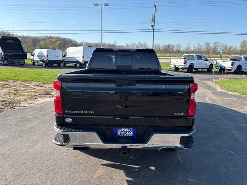 Used 2019 Chevrolet Silverado 1500 LTZ w/ LTZ Convenience Package AWD/4WD image 9