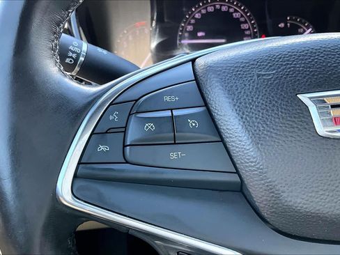 Used 2017 Cadillac XT5 FWD image 22
