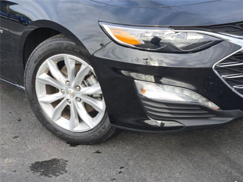 Used 2024 Chevrolet Malibu LT image 3