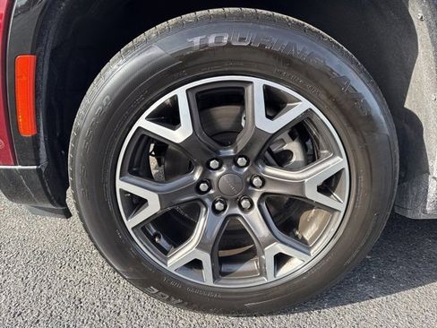 Used 2024 Jeep Wagoneer L Series III w/ Flexible Seating Group image 3