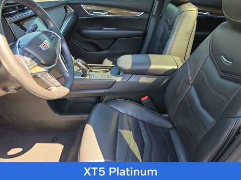 Used 2018 Cadillac XT5 Platinum w/ Driver Assist Package AWD/4WD image 15