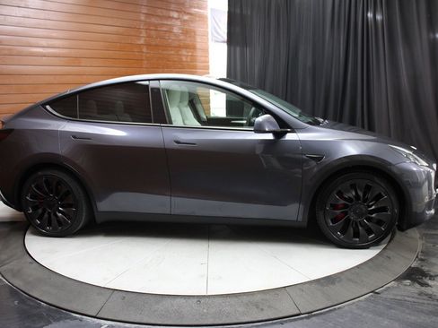 Used 2022 Tesla Model Y Performance AWD/4WD image 19