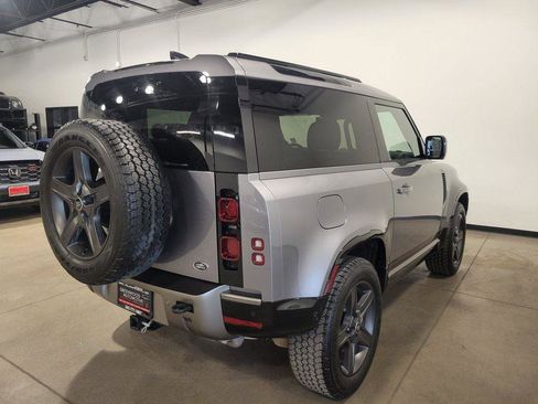 Used 2022 Land Rover Defender 90 X-Dynamic SE image 3