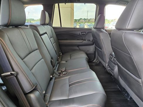 Used 2025 Honda Passport TrailSport image 24