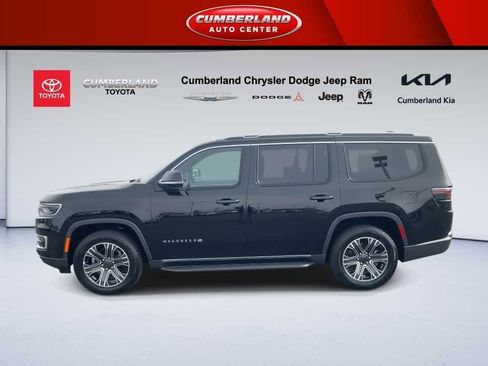 Used 2022 Jeep Wagoneer Series III w/ Flexible Seating Group image 4