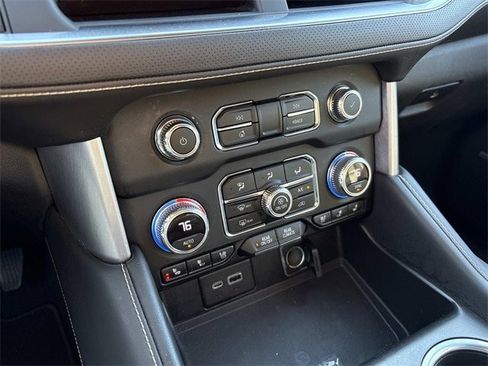 Used 2021 GMC Yukon SLT w/ SLT Premium Package image 33