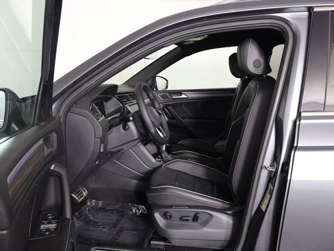 Used 2022 Volkswagen Tiguan SEL R-Line image 31