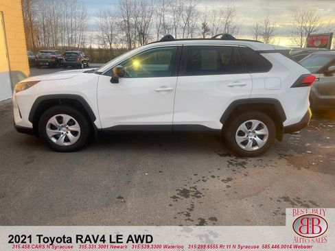 Used 2021 Toyota RAV4 LE AWD/4WD image 6