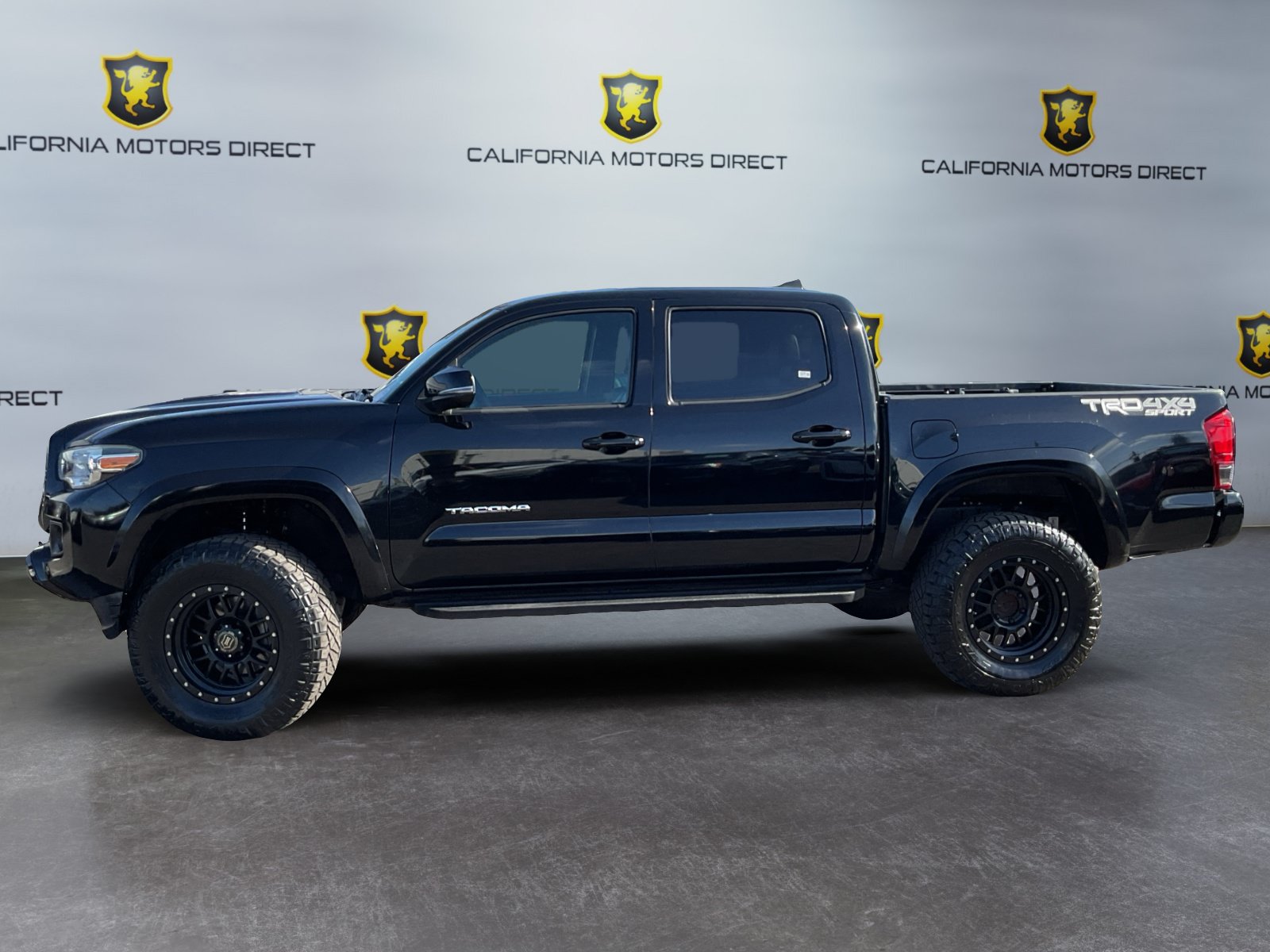 Used 2016 Toyota Tacoma TRD Sport AWD/4WD image 8