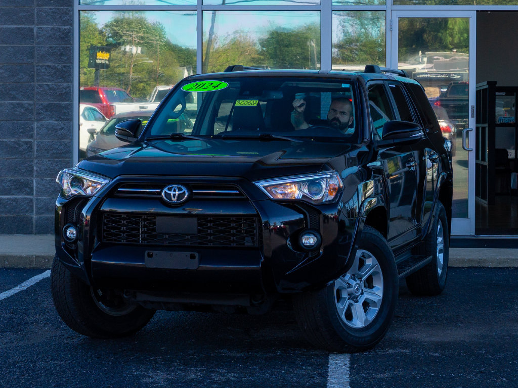 Used 2024 Toyota 4Runner SR5 Premium AWD/4WD image 6