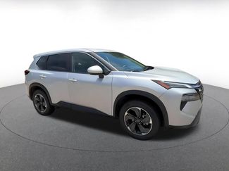 Used 2025 Nissan Rogue SV FWD video 2