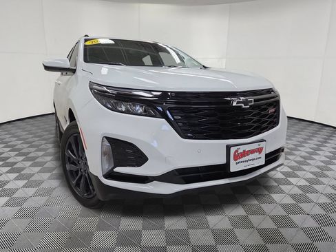 Used 2024 Chevrolet Equinox RS AWD/4WD image 2