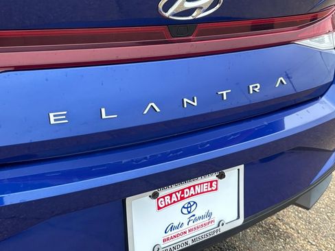 Used 2021 Hyundai Elantra SEL image 31