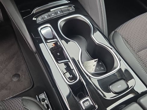 Used 2023 Buick Envision Preferred image 21