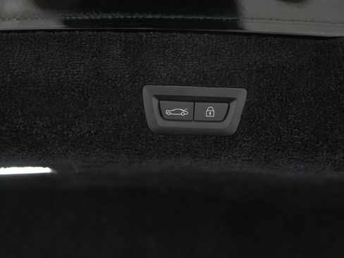 Used 2025 Rolls-Royce Phantom Sedan image 48