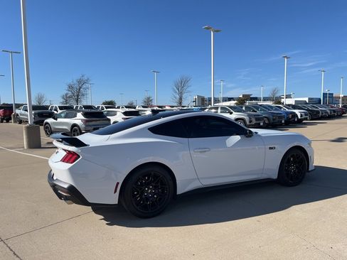 Used 2025 Ford Mustang GT Premium w/ GT Performance Package image 5