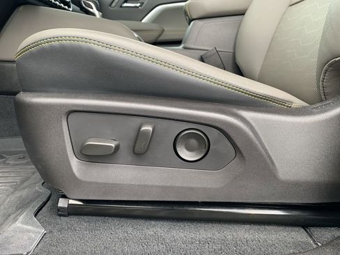 Used 2025 Chevrolet Colorado ZR2 w/ Technology Package image 13