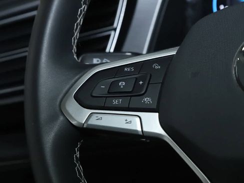 Used 2024 Volkswagen Atlas Cross Sport SE image 22