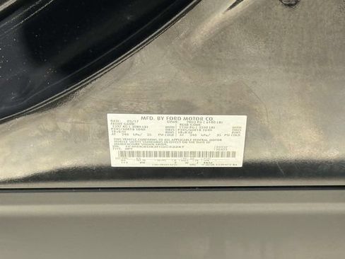 Used 2017 Ford Explorer XLT AWD/4WD image 24