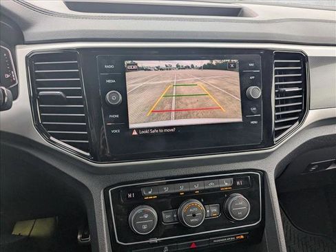 Used 2022 Volkswagen Atlas Cross Sport SEL R-Line image 14