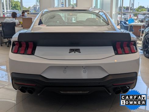 Used 2025 Ford Mustang GT Premium w/ GT Performance Package RWD image 5