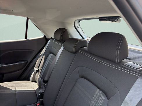 Used 2025 Hyundai Venue SEL FWD image 7