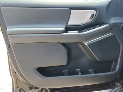 Used 2025 Ford Expedition Max Active AWD/4WD image 32