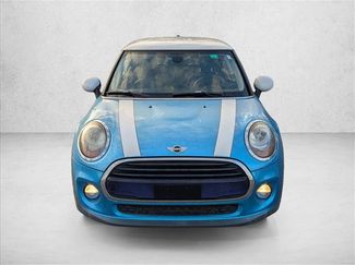 Used 2017 MINI Cooper 2-Door Hardtop video 2