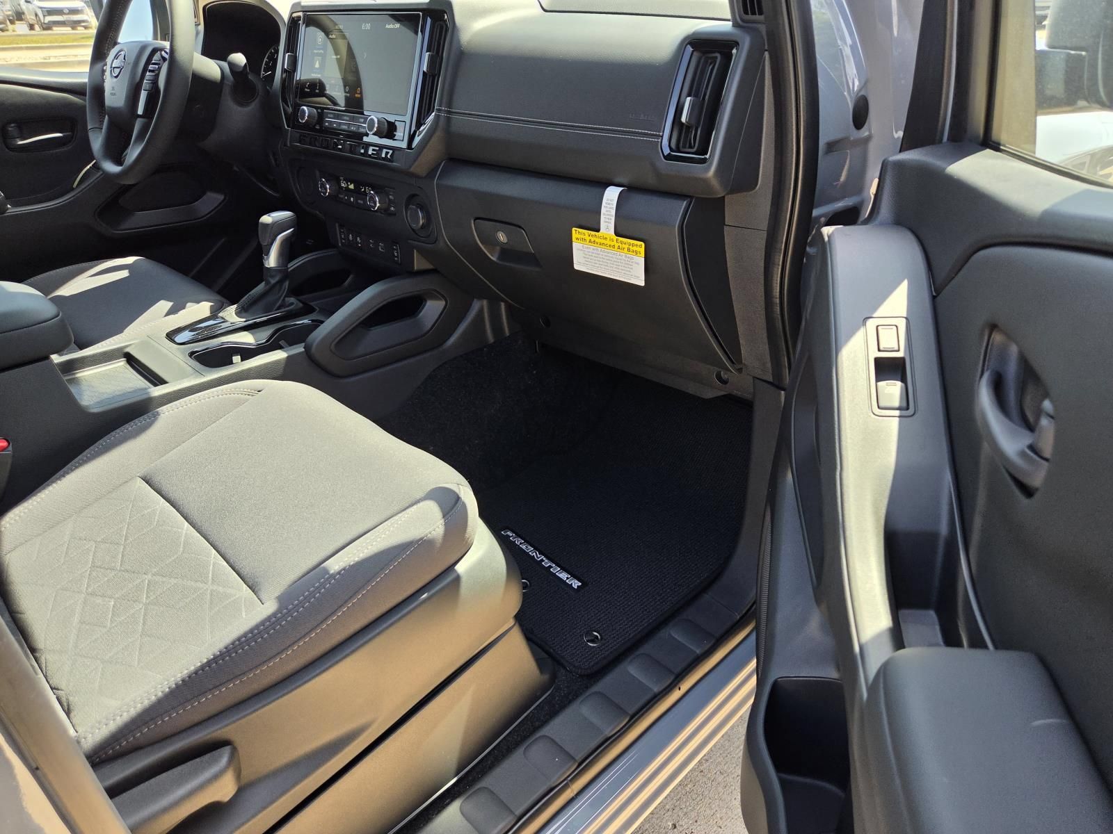 New 2027 Nissan Frontier SV w/ SV Convenience Package RWD image 12