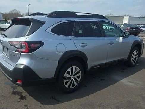Used 2024 Subaru Outback Premium image 4