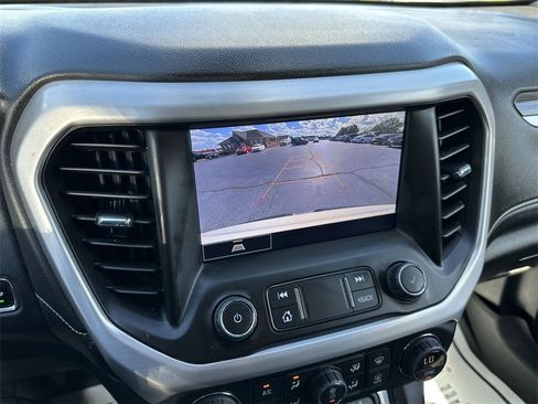 Used 2023 GMC Acadia SLT w/ LPO, Floor Liner Package image 17