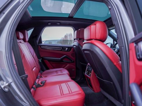 Used 2021 Porsche Cayenne GTS image 48