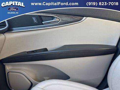 Used 2017 Lincoln MKX Select w/ Select Plus Package image 27