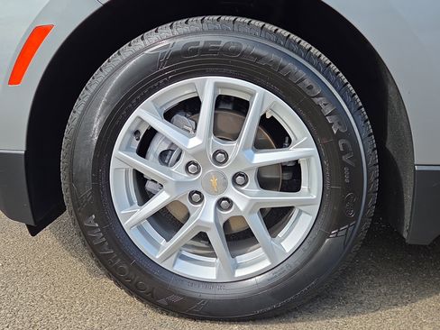 Used 2023 Chevrolet Equinox LS image 9