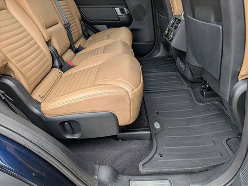 Used 2022 Land Rover Discovery S image 20