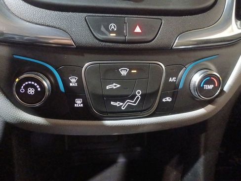 Used 2023 Chevrolet Equinox LS image 16