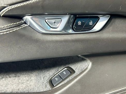 Used 2024 Chevrolet Corvette Stingray Premium Cpe w/ Z51 Performance Package image 38