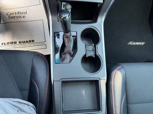 Used 2017 Toyota Camry XLE FWD image 14