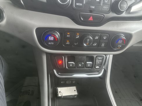 Used 2018 GMC Terrain SLT w/ Preferred Package FWD image 19