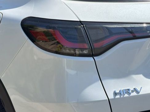 Certified 2025 Honda HR-V LX image 35